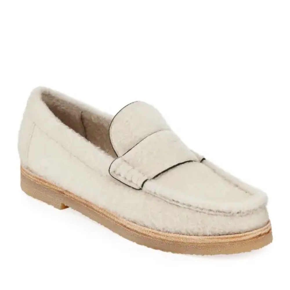 STUART WEITZMAN
Bromley Shearling Fur Loafers size 5.5